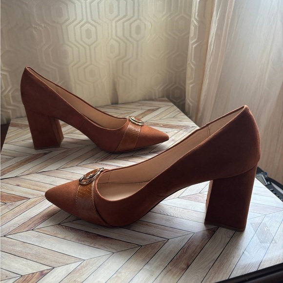 Michael Kors chunky Camel color pumps. - Picture 3 of 7